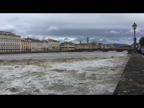 Arno in piena il 17 novembre 2019