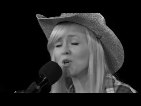 Lovesong (live & acoustic) – Carolin No