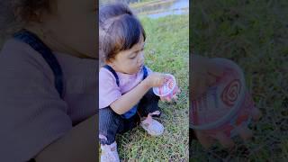 Download lagu Abel is eating Wall's ice cream with strawberry vanilla flavor 🍓 #trending #shorts #viral #Arabel... mp3