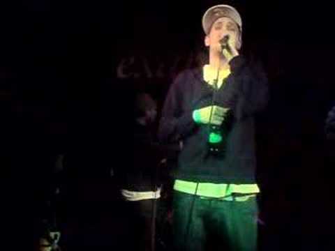 Unfriendly Neighbours - FAMOUS - Live