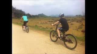 preview picture of video 'Family cycling vietnam'