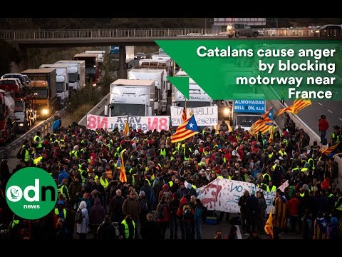 Catalans cause anger by blocking motorway near France