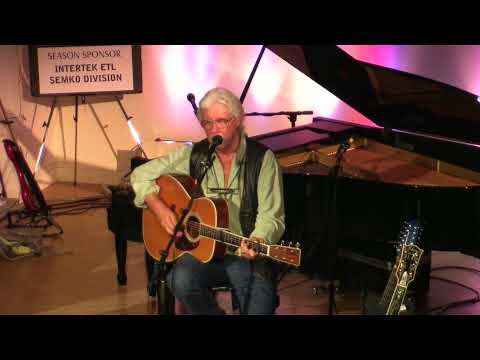 Arlo Guthrie & Family pay tribute to Mary Travers