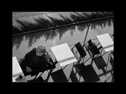 KALEVI AHO. KYSYMYSTEN KIRJA