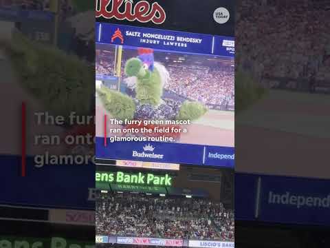 Phillie Phanatic steals the spotlight in full Taylor Swift 'Showgirl' glam