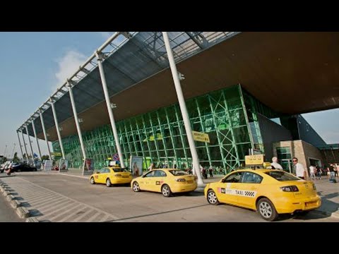 How to get from the Tirana Airport to the City Center 🇦🇱