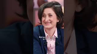 L’imitation d’Eddy Mitchell est folle.