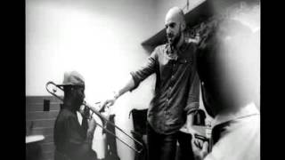 Derrick Hodge Feat. Alan Hampton - Holding Onto You -