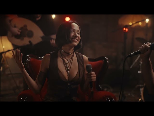 Lan von Zeynep Bastik ((jetzt ansehen))