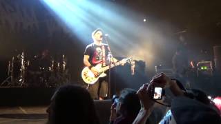 tagada jones de l amour et du sang debut concert 9 avril 2015