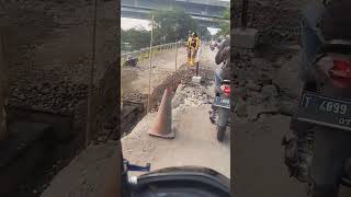 Perbaikan Jalan Amblas, Jalan Raya Badami Loji Karawang, deket tol Jakarta Cikampek