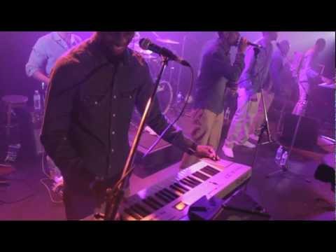 Koneksyon- por favor live