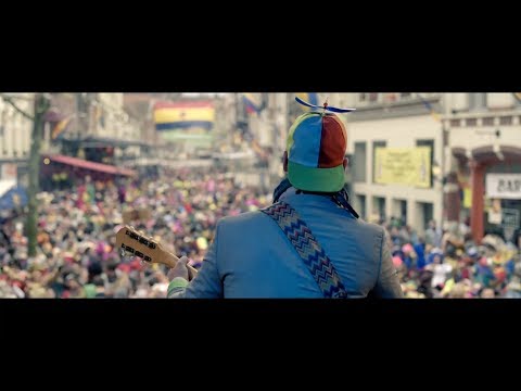 Net Oet Bed op de parade