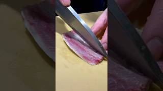 #樂在鮨中 台北寿司店使用手開沙丁魚制成美味寿司！#sushi #japanesefood #sashimi  #イワシ #魚捌き #cooking #握り寿司 #生魚片 #sardines #療癒