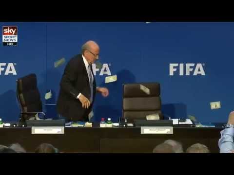 Blatter és a bónusz pénz