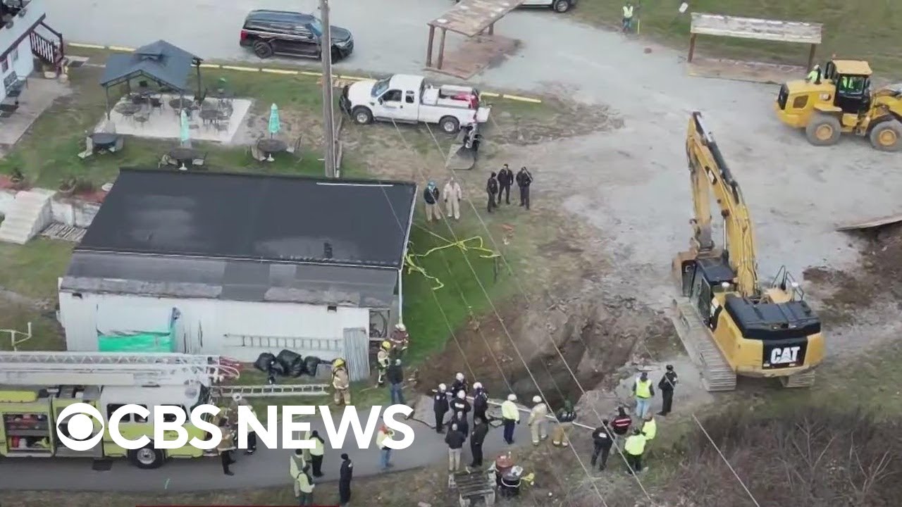 Police give update on search for Pennsylvania grandmother in sinkhole | full video