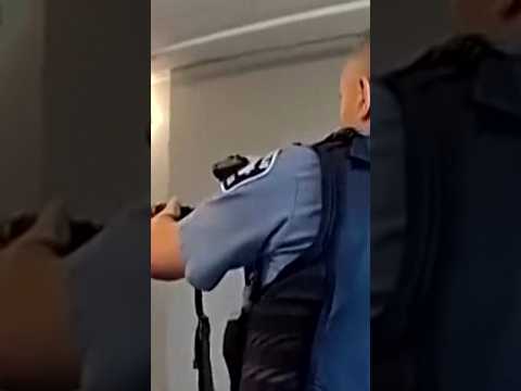 TIROTEO EN MINNEAPOLIS: Cámaras corporales muestran el enfrentamiento con CARLTON JOHNSON #shorts
