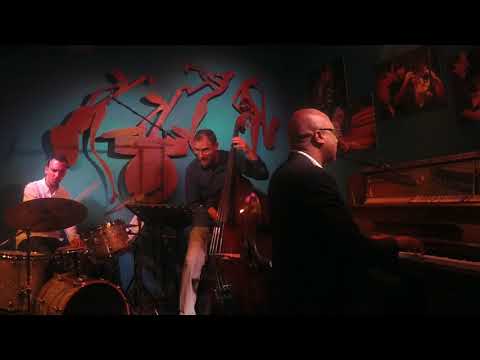 Xavier Davis Trio "The Message"