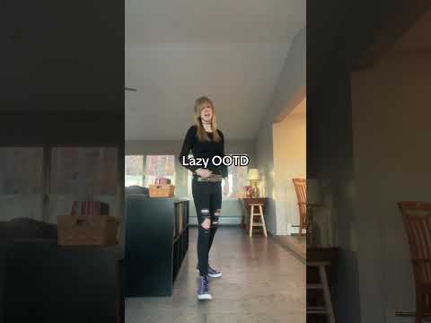 Yay! #emo #emogirl #emomusic #idrk #ritesofspring #alternative #fashion #ootd