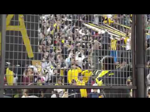 "Yo soy así al Brown yo lo quiero!!" Barra: La Banda Monstruo • Club: Almirante Brown