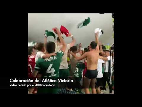 Celebración del Atlético Victoria tras vencer a el Atl Tacoronte