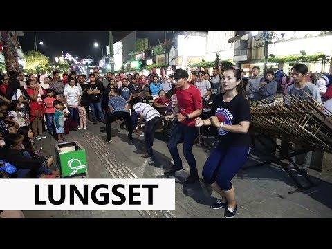 PENONTON KAOS MERAH NGGAK TAHAN NGGAK IKUT JOGET -- ANGKLUNG RAJAWALI