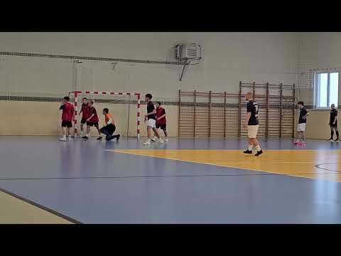 𝗠𝗶𝘀𝘁𝗿𝘇𝗼𝘀𝘁𝘄𝗮 𝗚𝗺𝗶𝗻𝘆 𝗟𝘂𝗯𝗮𝘄𝗮 𝘄 𝗛𝗮𝗹𝗼𝘄𝗲𝗷 𝗣𝗶ł𝗰𝗲 Nożnej 𝗔𝘃𝗶𝘀𝘁𝗮 Ł𝗮̨𝘇̇𝘆𝗻 – 𝗚𝗮𝘇 𝗥𝗼𝗯 𝗚𝗮𝘇 𝟭:𝟰 (1:1) I połowa