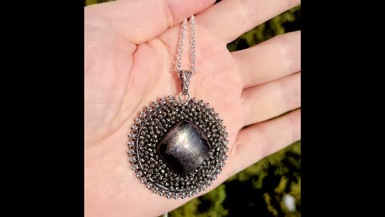 Wisior z kamieniem księżycowym Czarny księżycVI