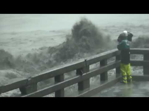 Trailer for upcoming DVD "Typhoon Fury" by storm chaser James Reynolds