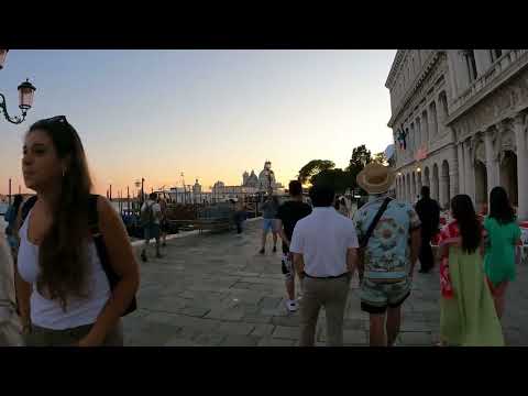 Sunset walking tour Venice Italy￼