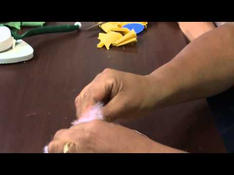 Mulher.com 24/03/2014 Natália Ferreira - Chinelo com flores de tecido Parte 1/2