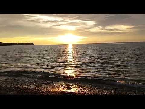 Sunset by the beach🌄🌊