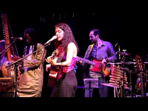 Veronika Stalder  "Feel it All" Live at MOODS