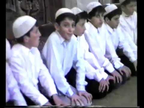 Nga arkivi fetar i Tv Uskana - Nxënësit e mektebit të xhamisë Sulltan Bajaziti në Kërçovë.