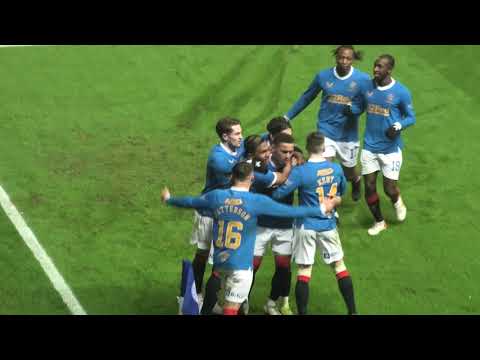 Captain Tav converts the penalty to make the score Rangers 1 Dundee United 0