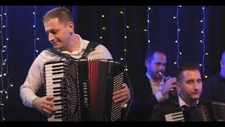 Download lagu Vlatko Miladinoski - Koj ti mrsi rusi kosi (LIVE) mp3