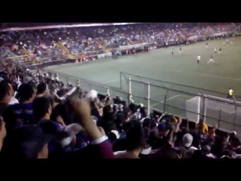 "Ultra Morada - Dale dale mounstro..â™ªâ™«â™ª Clasico nacional" Barra: Ultra Morada • Club: Saprissa