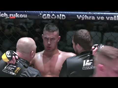 IAF 15: Peřina vs. Lamač