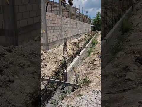 Avance muralla proyecto mejoramiento instituto básico por cooperativa Aldea El Mango Santa Ana Peten