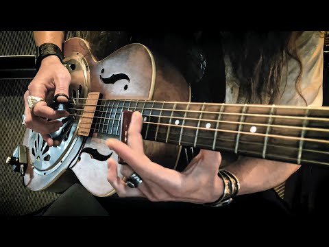 "SKINNY DIPPIN'" • Back Porch Blues Guitar Slide