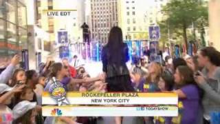 Miranda Cosgrove - Kissin U (Live on Today Show)