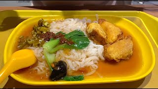 What people will plant front of road🏡🏡tropical flora🌼🌼gardens view🌼🌼popular hawker food  Singapore