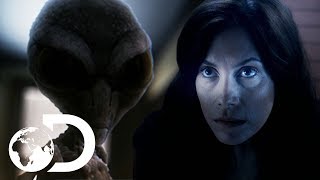 Woman Witnesses Strange UFO Sighting In British Columbia | Alien Mysteries