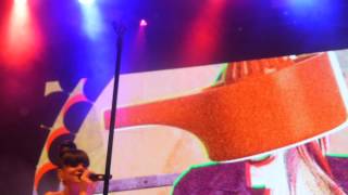 Lily Allen - The Life For Me (Live Debut) (HD) - O2 Shepherd&#39;s Bush Empire - 28.04.14