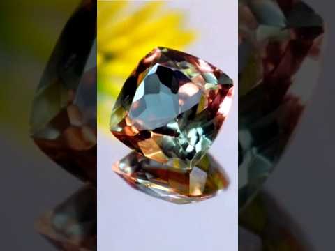 Alexandrite Stone : The Mysterious Color-Changing Phenomena 💎🔥 #shorts