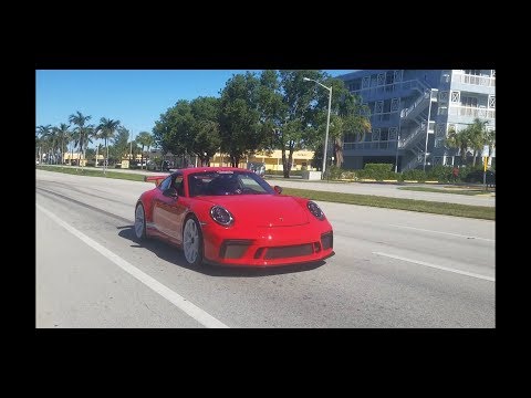 Porsche 911 GT3 vs Audi R8 V10 Loud Take-off