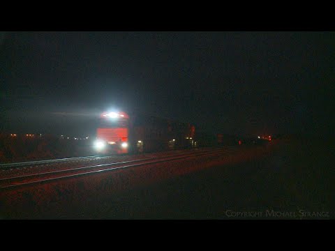 1PM6 & 4SP4 Pacific National Freight Trains Night Cross (21/12/2022) - PoathTV Australian Railways