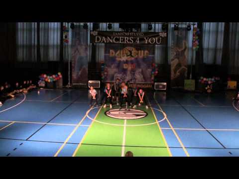 Závěrečná show tanečního studia DANCERS 4 YOU 2014, Veronské náměstí