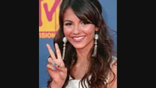 Victoria Justice singing 1000 miles