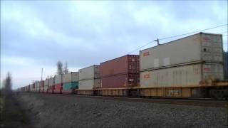 preview picture of video 'BNSF Intermodal-Sumner, WA 12-16-2013'